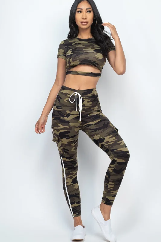 Cropped top and cargo pants set featuring a camo print with cut-out details Formal Linen Trousers