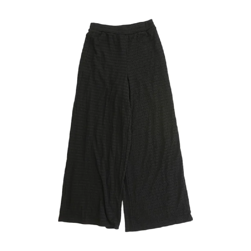 Black Solid Pants Chic Capri Pants
